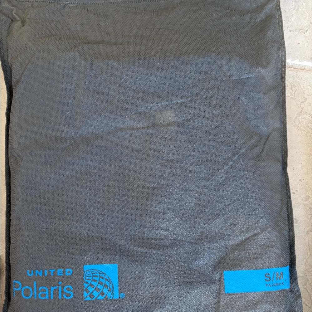 ๐ฑ๐6 Sets of Brand New Unisex Unite Airlines POLARIS Business First Class Pajamas - Picture 3 of 6